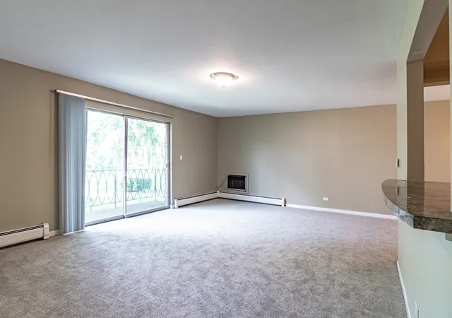 Homes for sale in Arlington Heights, IL | 711 E Falcon Dr #201, Arlington Heights, IL 60005 | MLS# 12691994