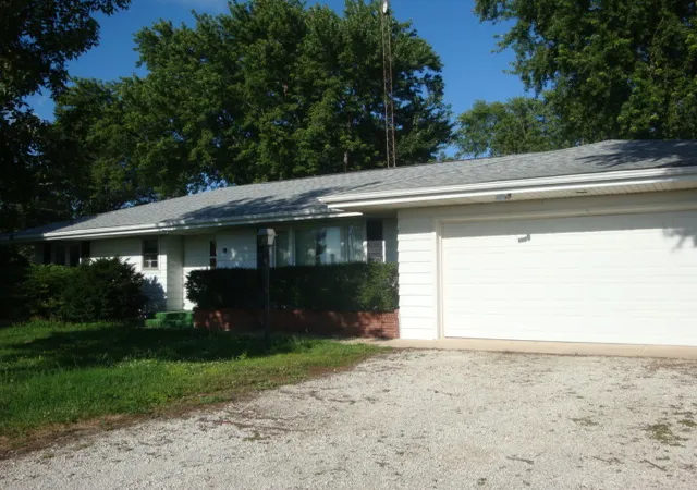 2nd image of 498 Park St, Cissna Park, IL 60924 | MLS# 12691996