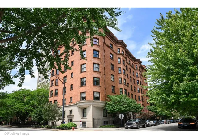1st image of 1210 N Astor St #1B, Chicago, IL 60610 | MLS# 12692009