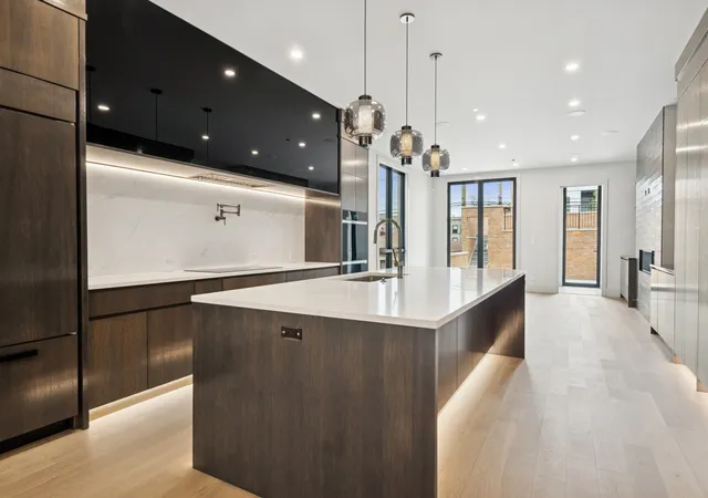 5th image of 2434 W Superior St, Chicago, IL 60612 | MLS# 12692042