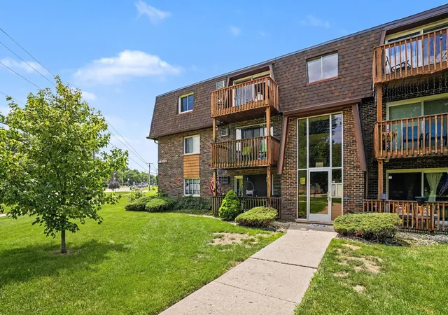 Homes for sale in Mokena, IL | 19380 Wolf Rd #11, Mokena, IL 60448 | MLS# 12692048
