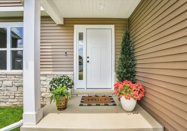 Photo 4 of Single family home for sale at 216 Red Bud Dr, Mahomet, IL 61853 | MLS# 12692063 | Listing updated on 2026-09-03