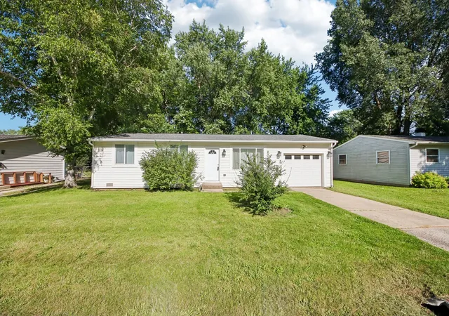 Homes for sale in Mc Henry, IL | 2804 Old Oak Dr, Mc Henry, IL 60050 | MLS# 12692066