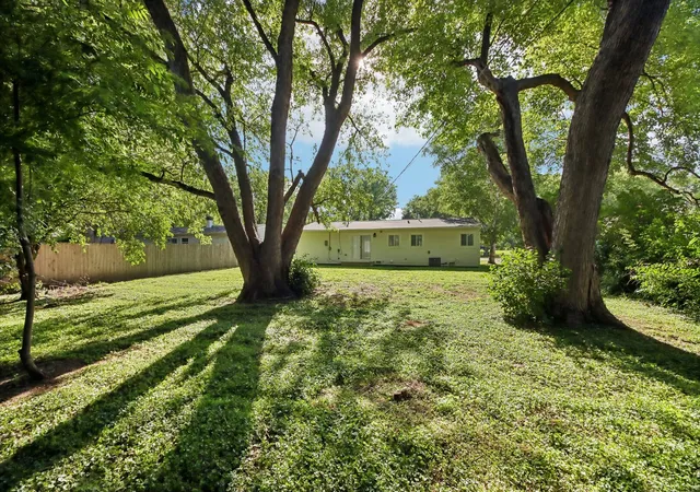 3rd image of 2804 Old Oak Dr, Mc Henry, IL 60050 | MLS# 12692066