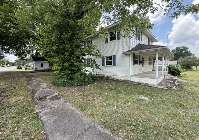 2nd image of 1110 E Oak St, West Frankfort, IL 62896 | MLS# 12692067