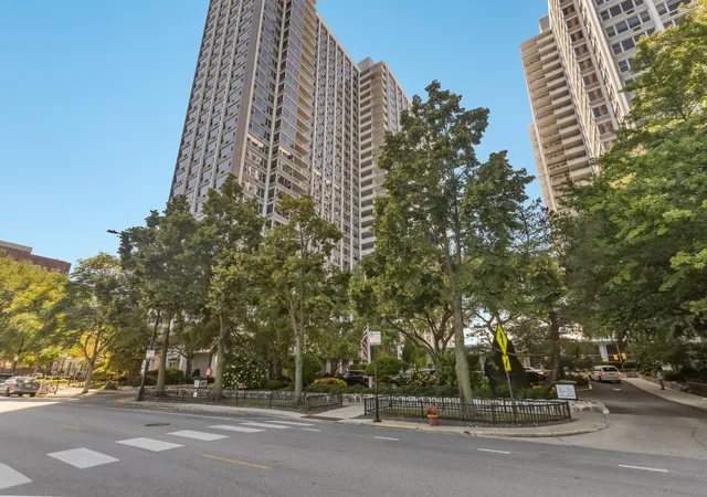 3rd image of 4250 N Marine Dr #911, Chicago, IL 60613 | MLS# 12692072