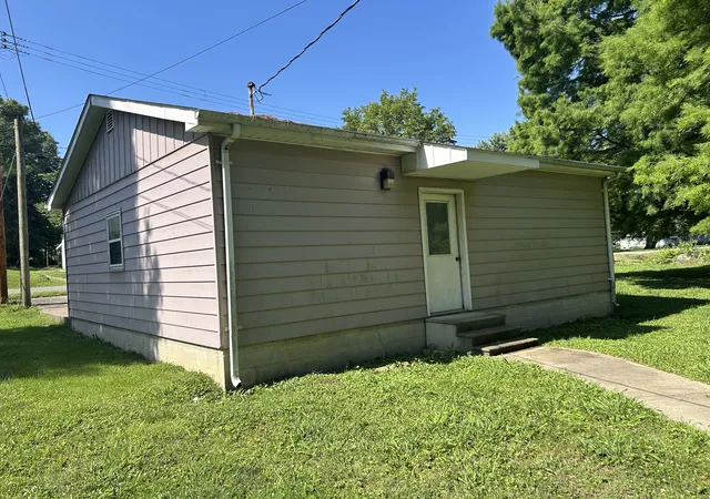 Homes for sale in Duquoin, IL | 515 E Cedar Ave, Duquoin, IL 62832 | MLS# 12692104