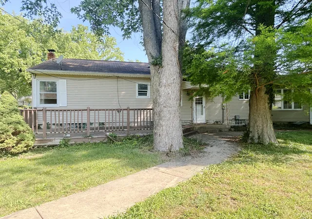 Homes for sale in Duquoin, IL | 515 E Cedar Ave, Duquoin, IL 62832 | MLS# 12692104