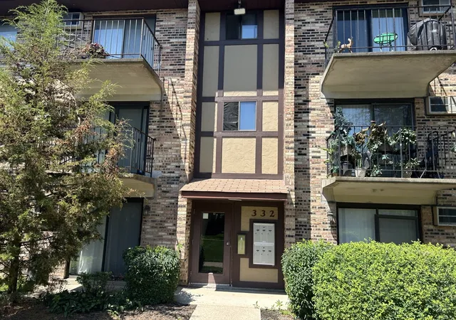 10th image of 332 Klein Creek Ct #B, Carol Stream, IL 60188 | MLS# 12692115