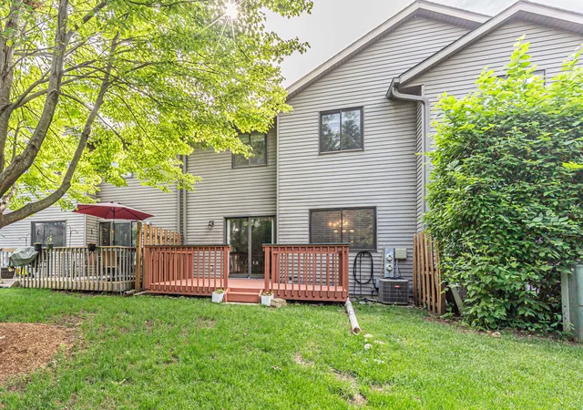 Homes for sale in Crystal Lake, IL | 450 Berkshire Dr, Crystal Lake, IL 60014 | MLS# 12692122