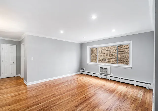 Homes for sale in Chicago, IL | 1441 W Farwell Ave, Chicago, IL 60626