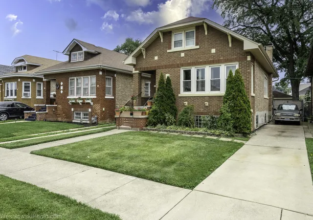 4th image of 2017 S 11Th Ave, Maywood, IL 60153 | MLS# 12692142