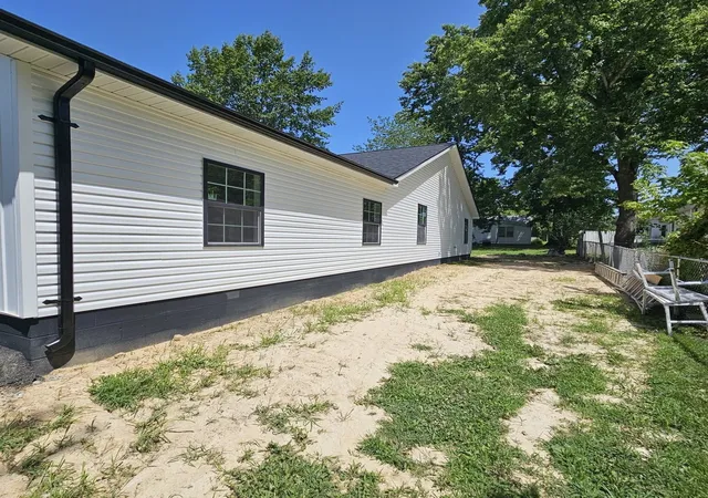 5th image of 900 Oregon St, Carterville, IL 62918 | MLS# 12692145