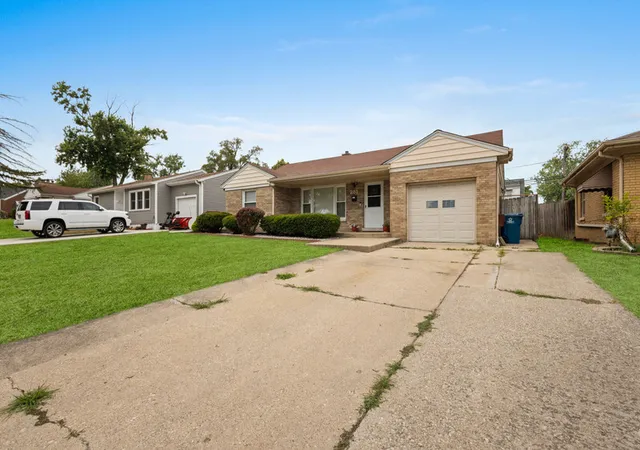 2nd image of 251 W 10th St, Chicago Heights, IL 60411 | MLS# 12692154
