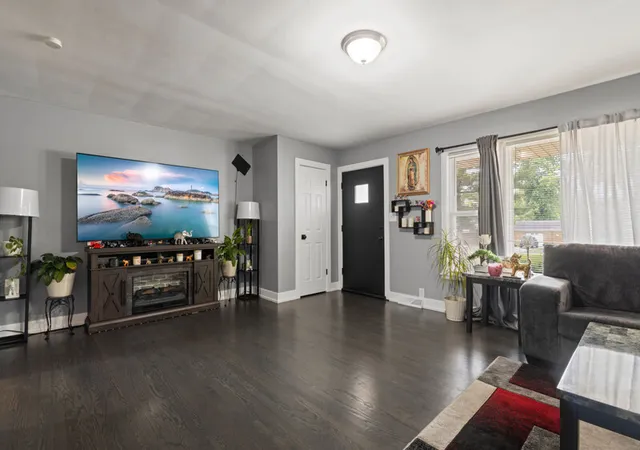 4th image of 251 W 10Th St, Chicago Heights, IL 60411 | MLS# 12692154