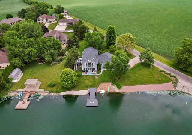 Photo 2 of Single family home for sale at 102 Lake View Dr, Fairbury, IL 61739 | MLS# 12692172 | Listing updated on 2026-08-04