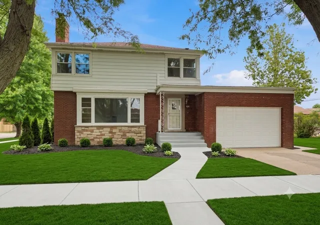 Homes for sale in Chicago, IL | 11659 S Maplewood Ave, Chicago, IL 60655 | MLS# 12692176