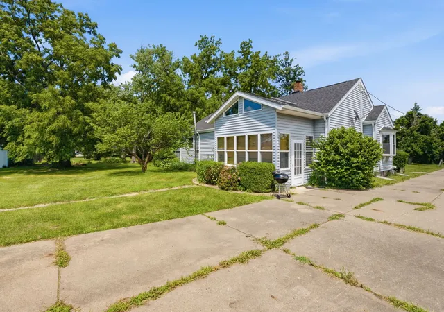 Homes for sale in East Moline, IL | 2017 Colona Rd, East Moline, IL 61244 | MLS# 12692191