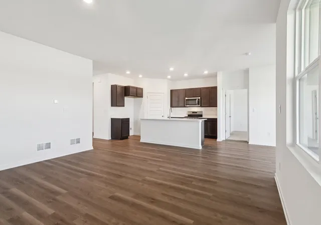 4th image of 17501 W Windemere Cir, Lockport, IL 60441 | MLS# 12692192