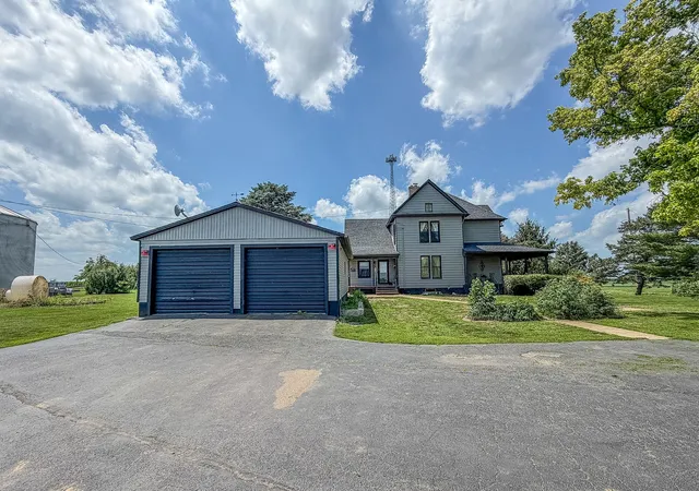 Homes for sale in Gifford, IL | 2273 County Road 3100, Gifford, IL 61847 | MLS# 12692195