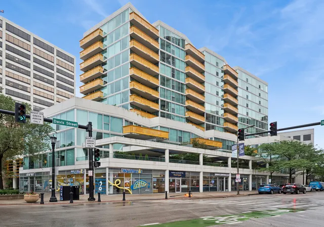 2nd image of 1580 Sherman Ave #405, Evanston, IL 60201 | MLS# 12692199