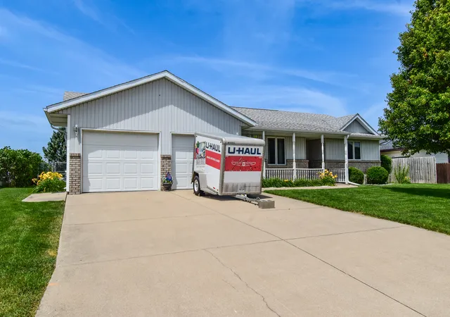 3rd image of 1415 Bethany Ln, Pontiac, IL 61764 | MLS# 12692218