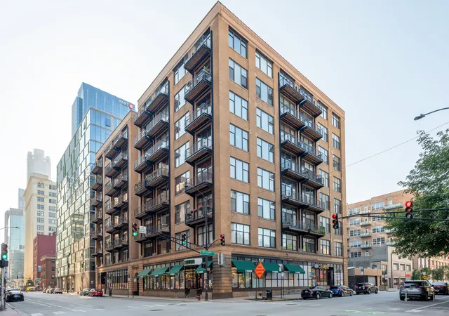 Homes for sale in Chicago, IL | 625 W Jackson Blvd #606, Chicago, IL 60661 | MLS# 12692229
