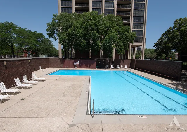 Homes for sale in Chicago, IL | 3001 S Michigan Avenue, Chicago, IL 60616 | Houzeo