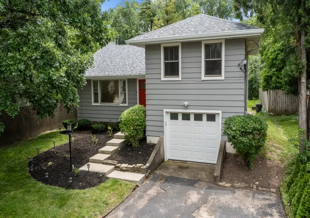 1st image of 715 E Main St, Barrington, IL 60010 | MLS# 12692245