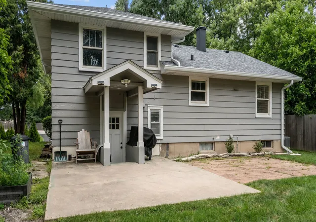 26th image of 715 E Main St, Barrington, IL 60010 | MLS# 12692245