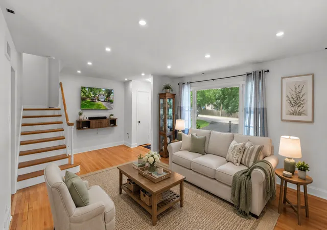 4th image of 715 E Main St, Barrington, IL 60010 | MLS# 12692245