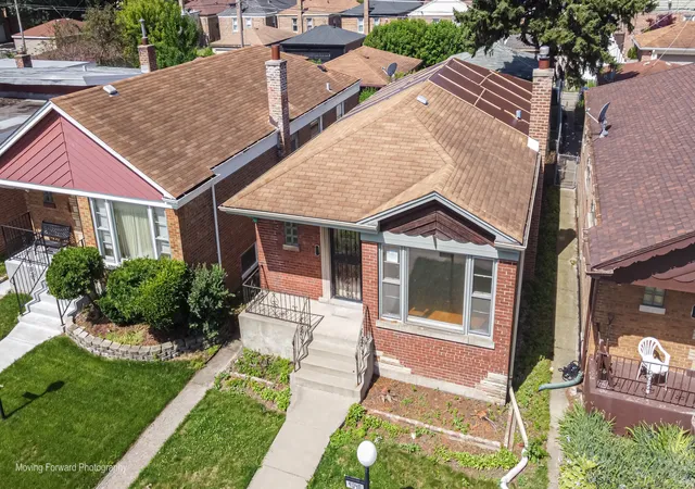 Homes for sale in Chicago, IL | 9040 S Oglesby Ave, Chicago, IL 60617 | MLS# 12692258