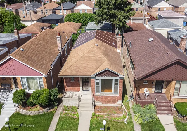 Homes for sale in Chicago, IL | 9040 S Oglesby Ave, Chicago, IL 60617 | MLS# 12692258