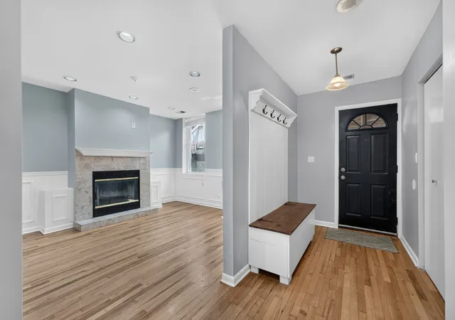 Homes for sale in Chicago, IL | 1629 N Clybourn Ave, Chicago, IL 60614