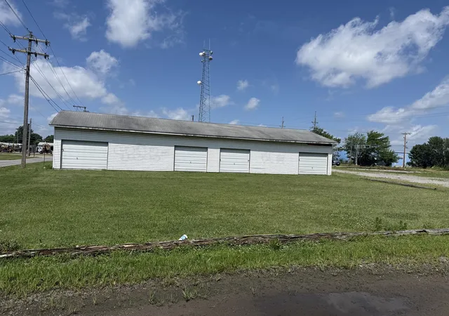 1st image of 305 N Carbon St, Marion, IL 62959 | MLS# 12692295