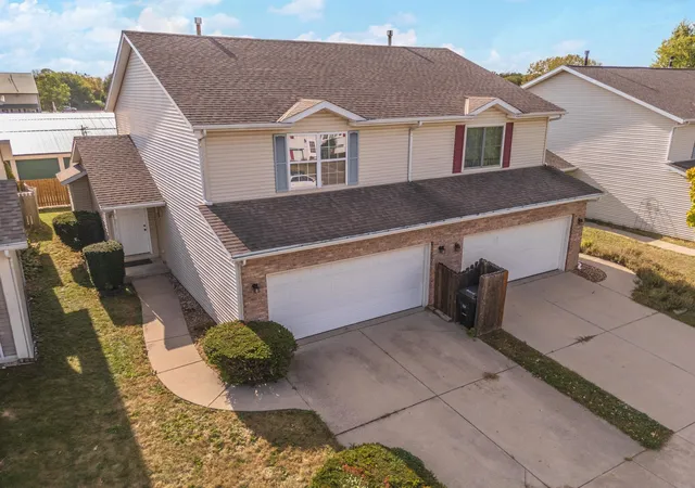 Homes for sale in Bloomington, IL | 26 Vermont Ave, Bloomington, IL 61701 | MLS# 12692303