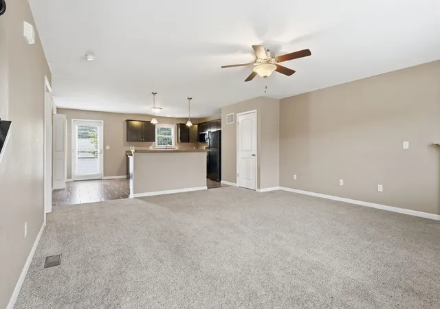 4th image of 1818 Glenbridge Rd, Bloomington, IL 61704 | MLS# 12692323