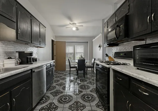 5th image of 5733 Woodgate Dr, Matteson, IL 60443 | MLS# 12692325