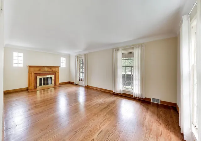 2nd image of 10426 S Artesian Ave, Chicago, IL 60655 | MLS# 12692349
