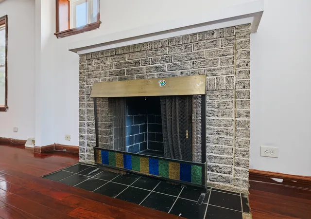 3rd image of 1375 Whitcomb Ave, Des Plaines, IL 60018 | MLS# 12692360