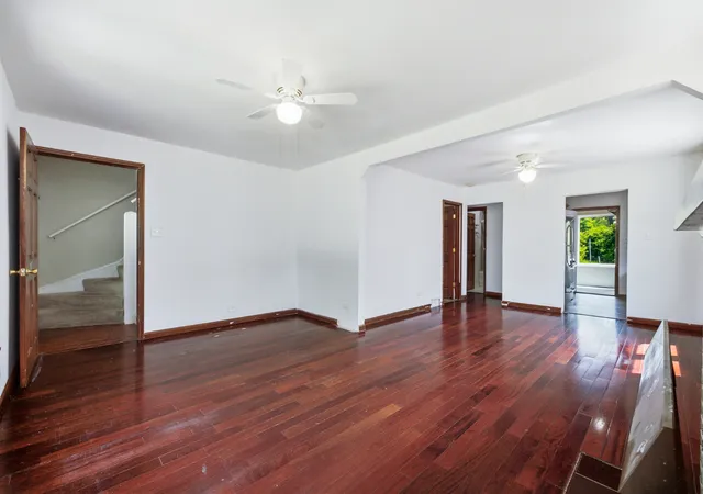 4th image of 1375 Whitcomb Ave, Des Plaines, IL 60018 | MLS# 12692360