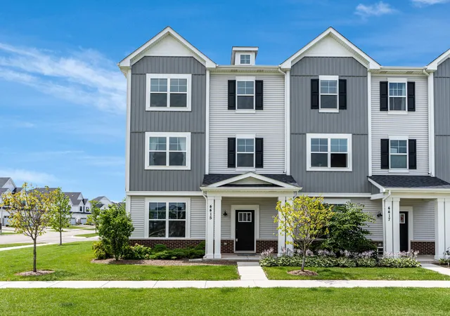 Homes for sale in Aurora, IL | 4415 Chelsea Manor Cir, Aurora, IL 60504 | MLS# 12692370