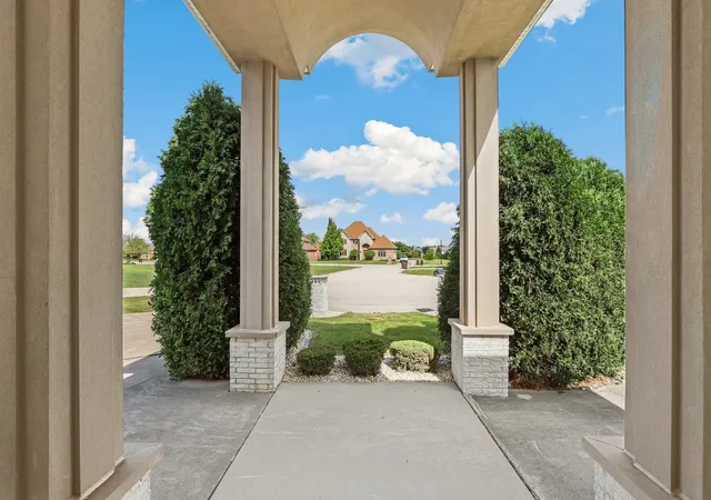 Photo 3 of Mansion for sale at 5 Delphi Ct, Tinley Park, IL 60477 | MLS# 12692392 | Listing updated on 2026-08-13