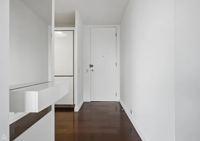 2nd image of 340 W Diversey Pkwy #2817, Chicago, IL 60657 | MLS# 12692412