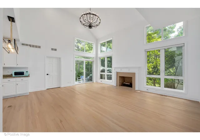 5th image of 1103 Compass Ct, Naperville, IL 60540 | MLS# 12692421