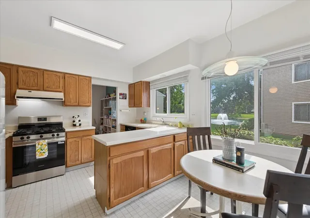 Homes for sale in Buffalo Grove, IL | 172 Morningside Ln #24, Buffalo Grove, IL 60089 | MLS# 12692430