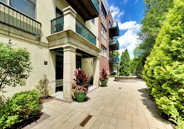 3rd image of 1107 Greenleaf Ave, Wilmette, IL 60091