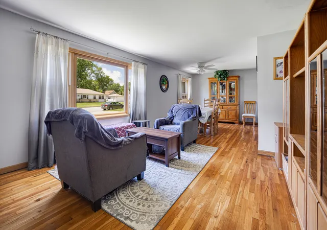 5th image of 60 Arizona Ln, Hoffman Estates, IL 60169 | MLS# 12692451