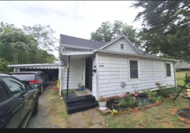 Photo 1 of Single family home for sale at 2313 Glenwood Ave, Eldorado, IL 62930 | MLS# 12692467 | Listing updated on 2026-10-16