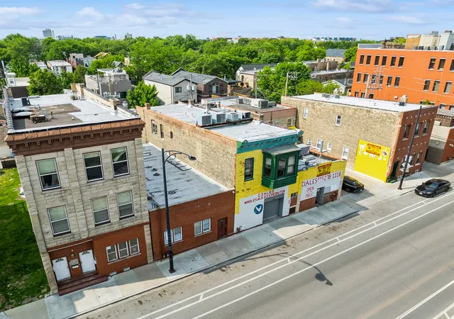2nd image of 2135 W Armitage Ave, Chicago, IL 60647 | MLS# 12692470